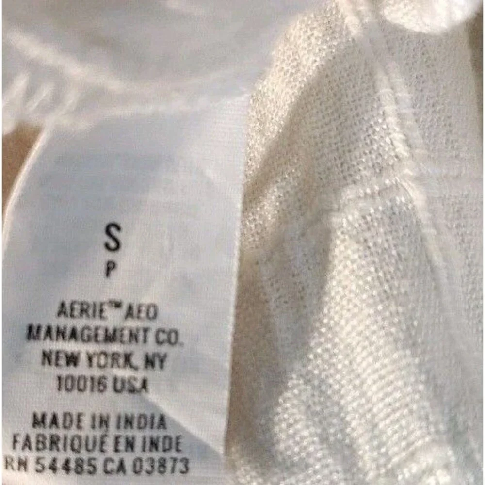 Aerie Women’s Romper Small White Textured V-Neck Button Front Pockets Coastal - Picture 6 of 14
